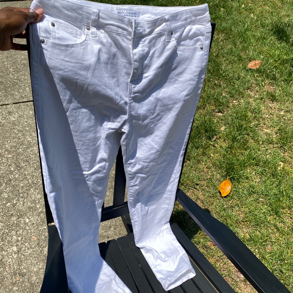 White skinny jeans